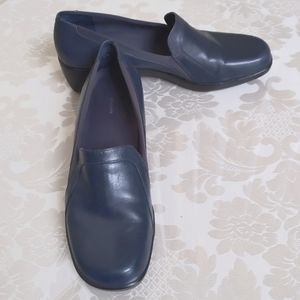 Easy Spirit slip on loafers 10M